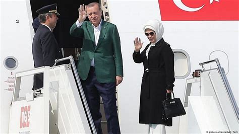 Photos of Turkey’s First Lady with Hermes bag surfaces